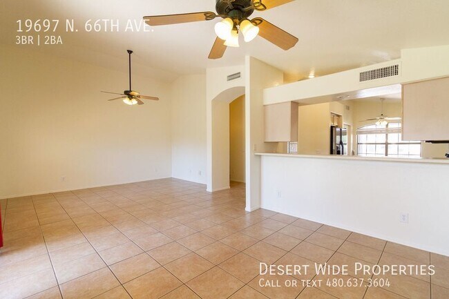 Foto del edificio - BEAUTIFUL 3BED+DEN, 2BATH HOME LOCATED NEA...
