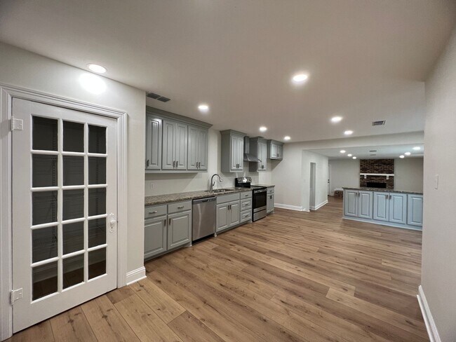 Foto del edificio - Large home in Airline School District... Close to Barksdale Air Force Base... BAFB