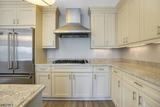 Building Photo - 40 W Park Pl