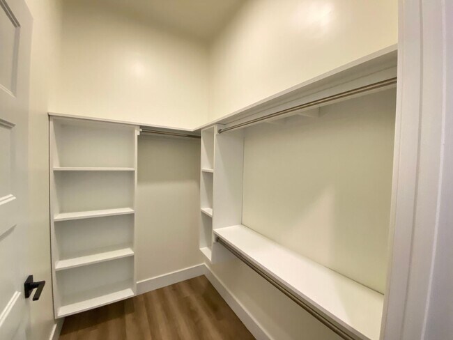 Interior Photo - One Park