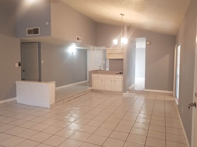 Foto del edificio - 8806 Trailridge Forest Dr