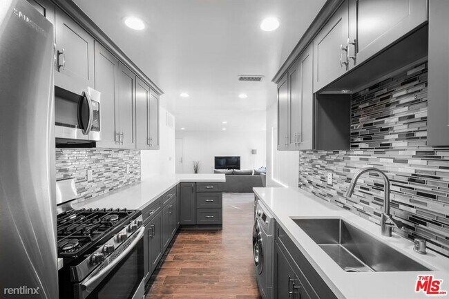 Building Photo - 2 br, 1 bath House - 2614 Kansas Ave Apt G