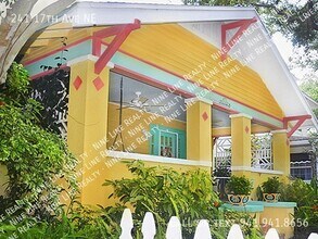 Building Photo - 241 17th Ave NE