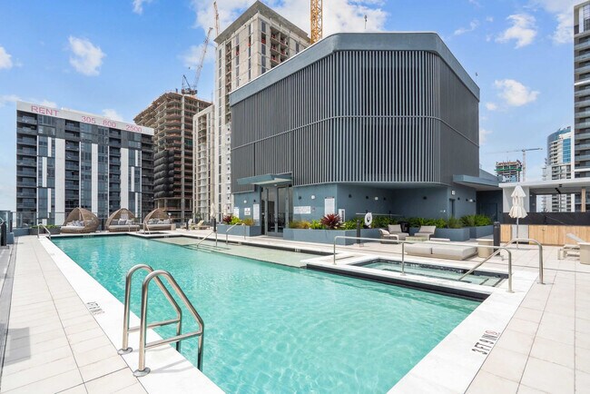 Foto del edificio - 121 NE 5th St