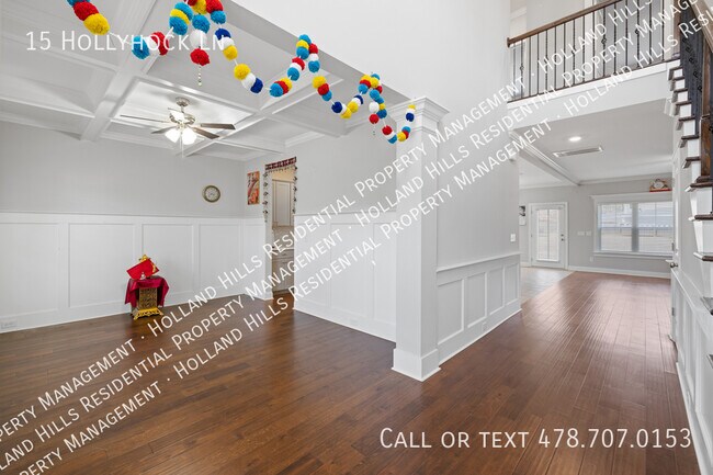 Foto del edificio - 15 Hollyhock Ln