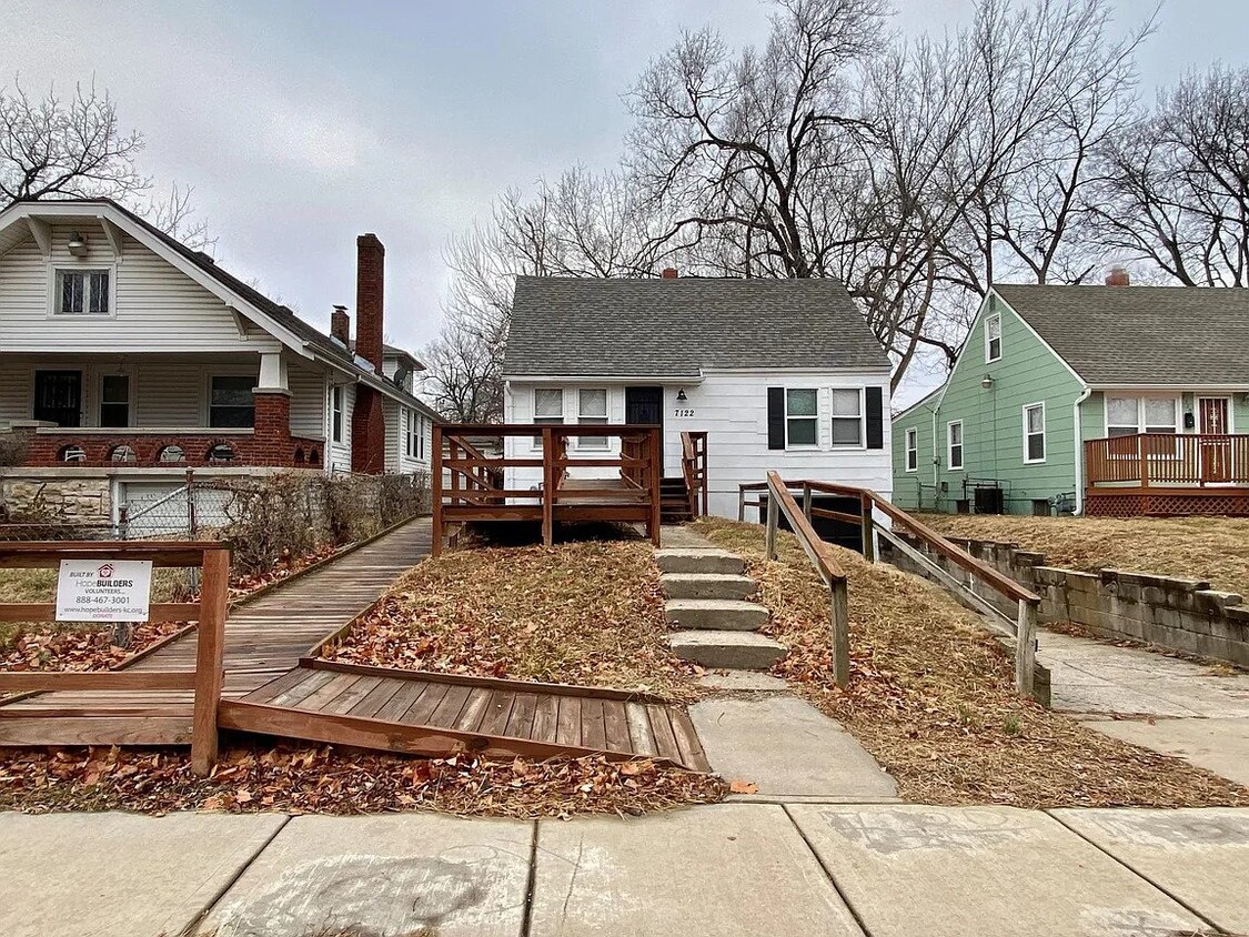 Primary Photo - Incredible home - MUST SEE! Wheelchair ramp