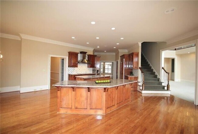 Building Photo - 2737 Tarva Pl