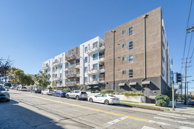 Building Photo - 1101 S Harvard Blvd