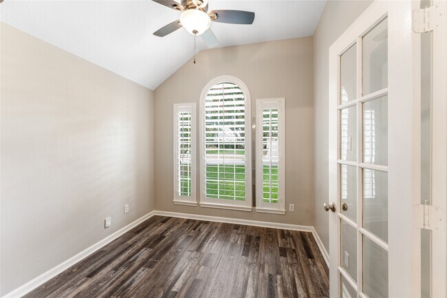 Foto del edificio - 5935 Sawyer Bend Ln