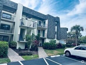 Building Photo - 1617 Spoonbill Ln