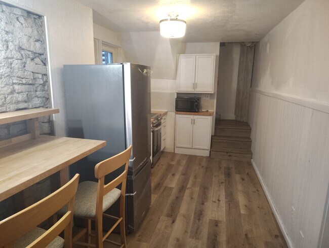 Foto del edificio - 6 S German St