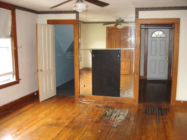 Building Photo - 166 North St