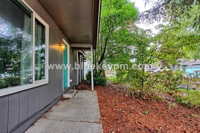 Foto del edificio - 3 Bed, 2 Bath Home Off SR 500 at NE 54th A...