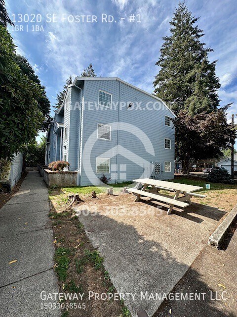 Foto del edificio - 13020 SE Foster Rd