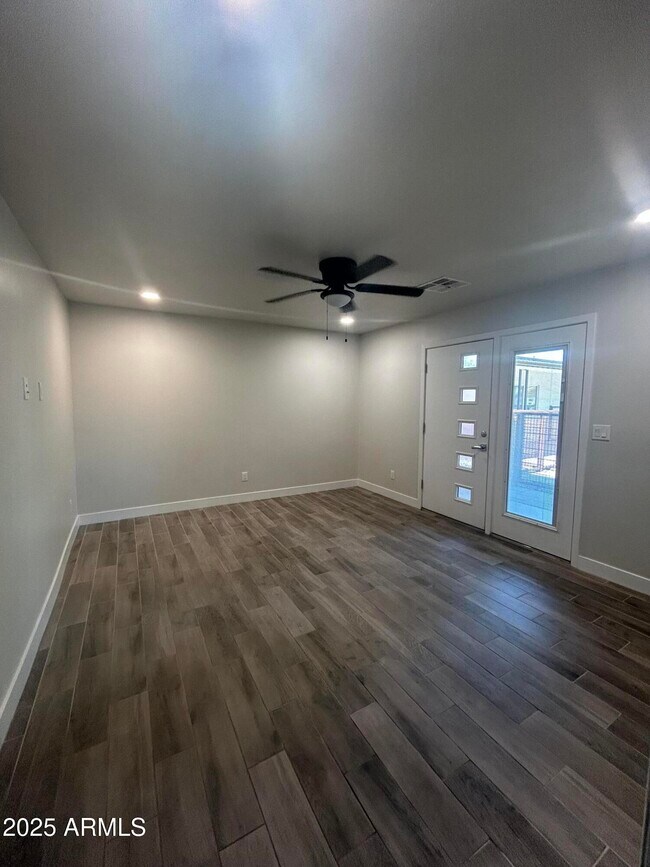 Building Photo - 3332 N 66th Pl
