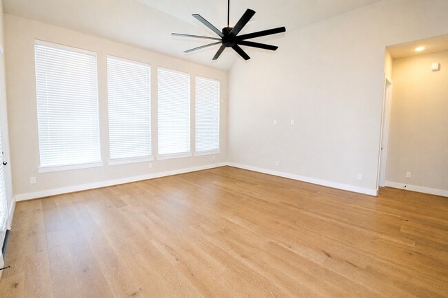 Building Photo - 2211 Almond Creek Ln