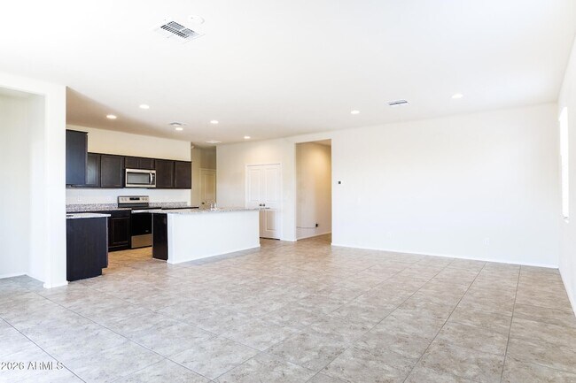 Building Photo - 1075 W Avalon Canyon Dr