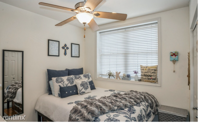 Foto del edificio - 1 br, 1 bath Condo - 1446 N. North Park 2F...