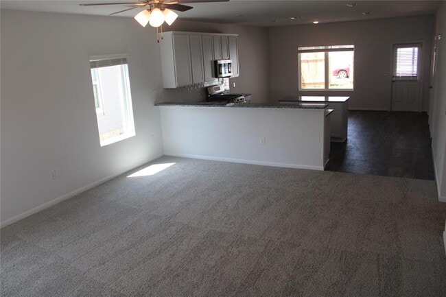 Foto del edificio - 115 Eagle Lake Dr