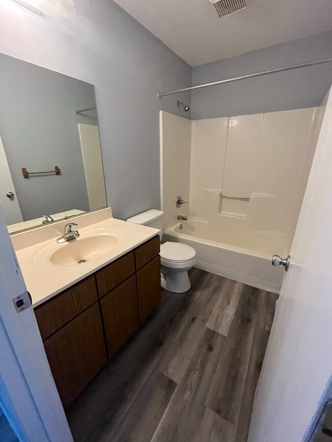 Foto del edificio - 631 136th Ave