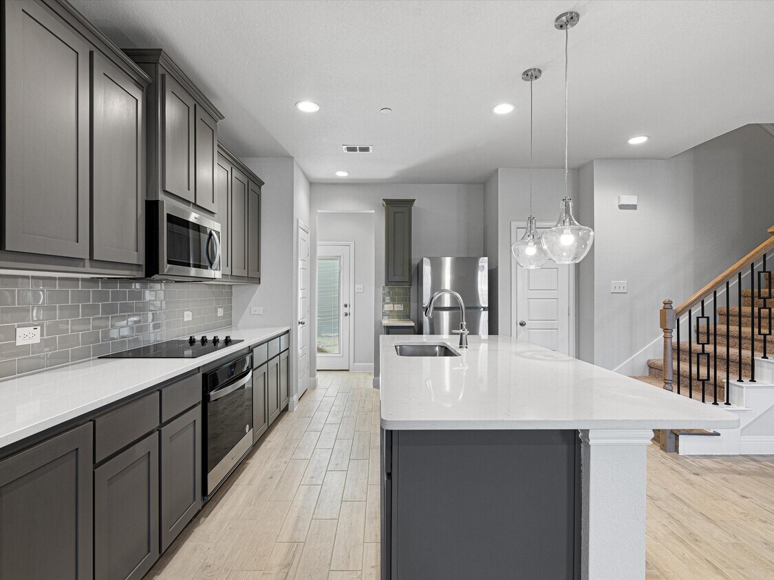 Foto principal - 6116 Bursey Rd