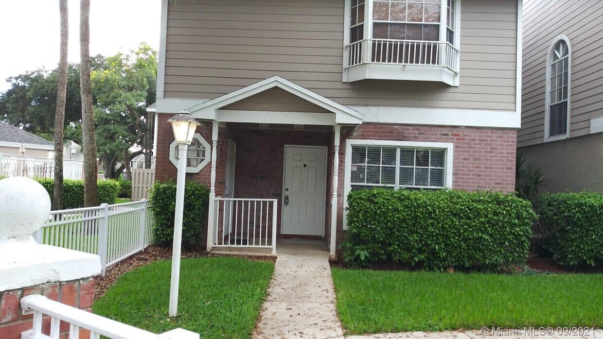 Primary Photo - 3605 NW 121st Ave