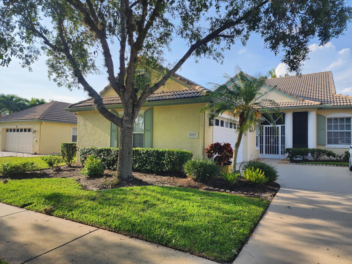 Primary Photo - 6571 SE Twin Oaks Cir