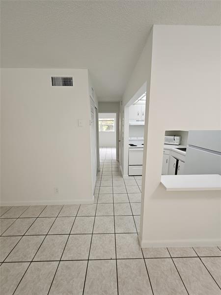 Foto del edificio - 1150 NE 17th Ct