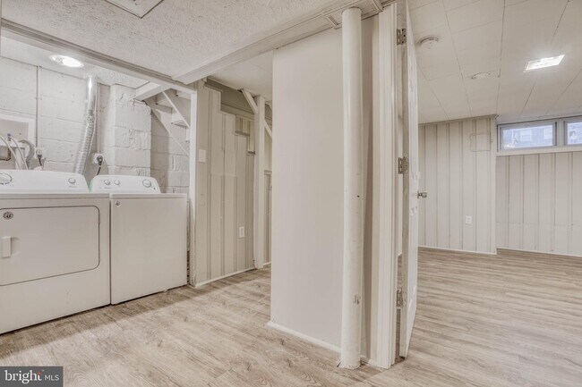 Foto del edificio - 421 Scarsdale Rd