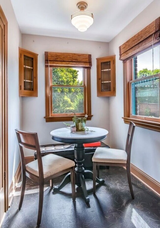 Foto del edificio - Stunning 3bed/3.5bath Brick Home in Ballard!
