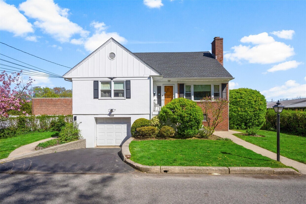 Foto principal - 1025 Louise Ave