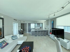 Building Photo - 500 Brickell Ave