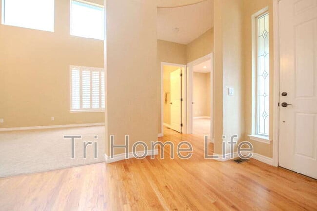 Building Photo - 11033 Grayledge Cir