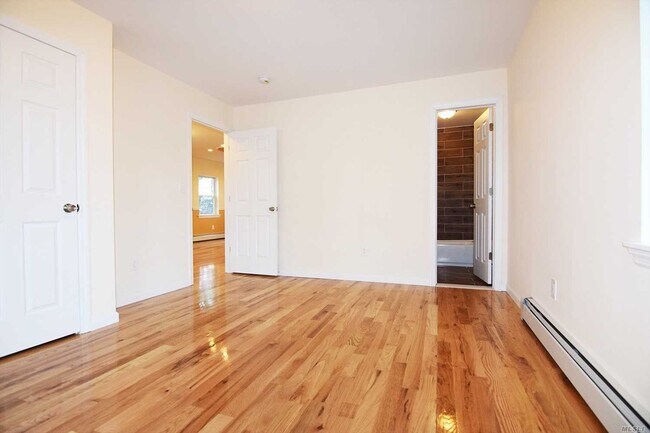 Building Photo - 187-50 Hilburn Ave