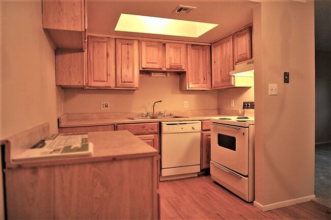 Foto del edificio - EXCELLENT CONDO IN THE HEART OF TEMPE!