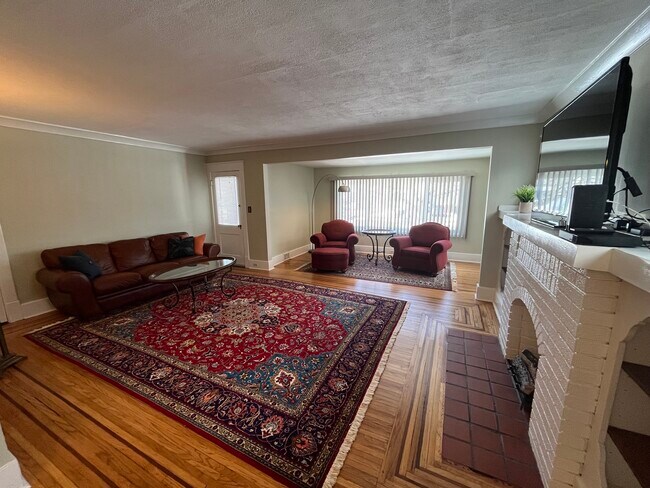 Foto del edificio - 203 Lovering Ave