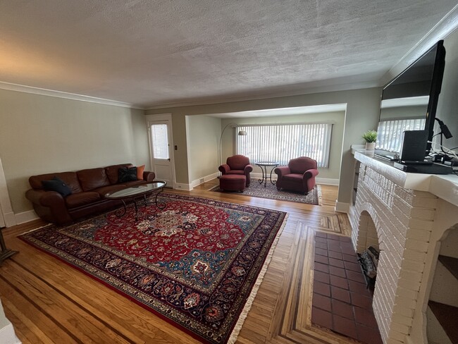 Building Photo - 203 Lovering Ave