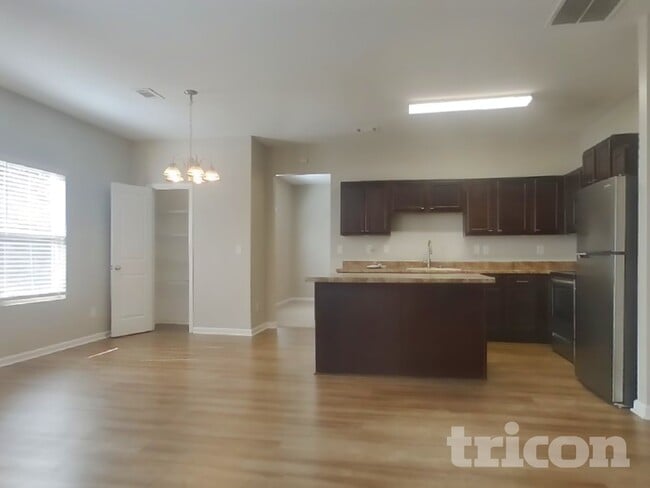 Foto del edificio - 24 Dusty Dr