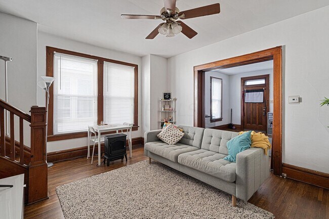 Building Photo - 2585 Findley Ave