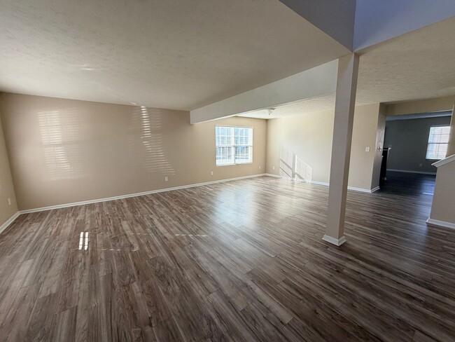 Foto del edificio - 1883 Creekstone Dr