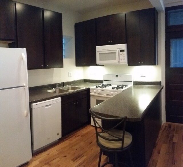 Primary Photo - 2122 W Cullerton St
