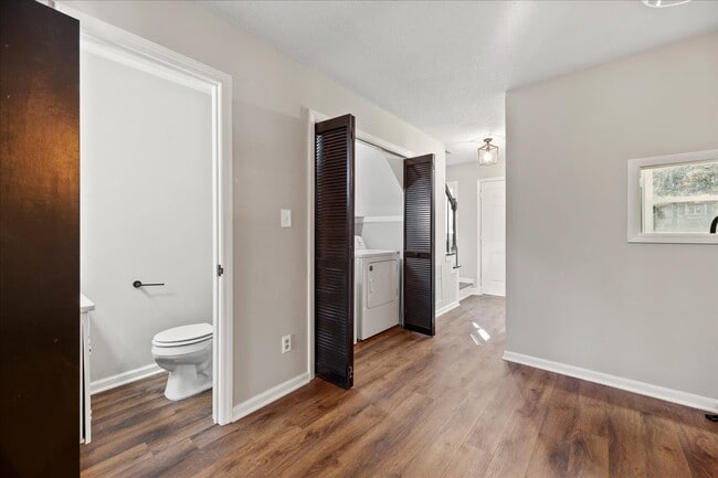 Building Photo - 5508 Kaplan Dr