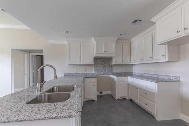 Building Photo - 1030 Lillian Michel Dr