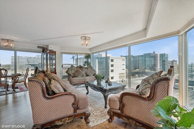 Foto del edificio - 1720 Maple Ave