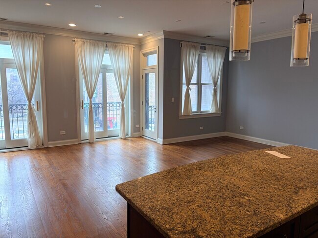 Foto del edificio - 218 N Halsted St