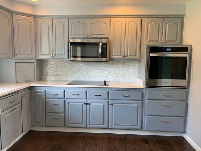 Building Photo - 4 Bedroom, 2 Bath near Pine Grove
