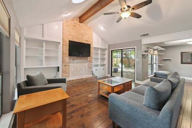 Building Photo - 5704 Sam Houston Cir