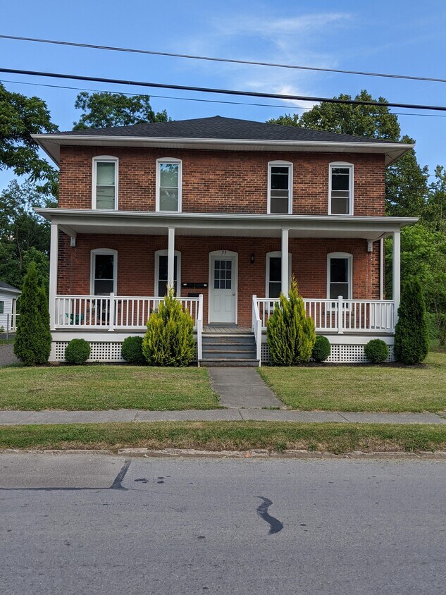 35 Canadaway St Unit Lower, Fredonia, NY 14063 Apartments in Fredonia