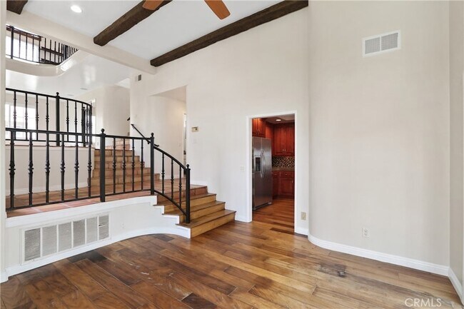 Foto del edificio - 6031 Shadowbrook Cir