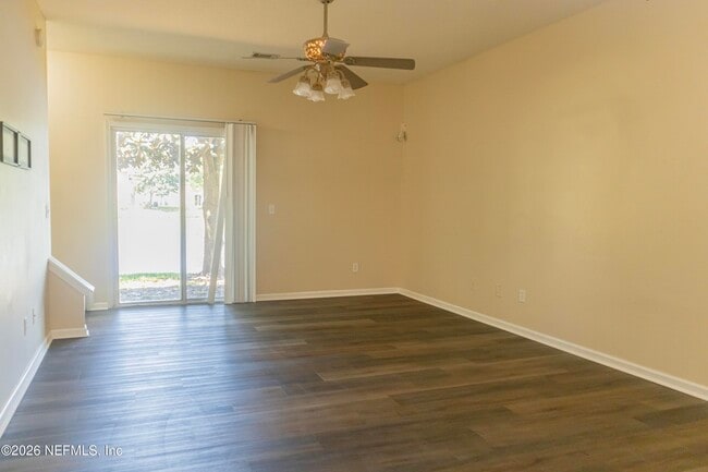 Building Photo - 762 Scrub Jay Dr